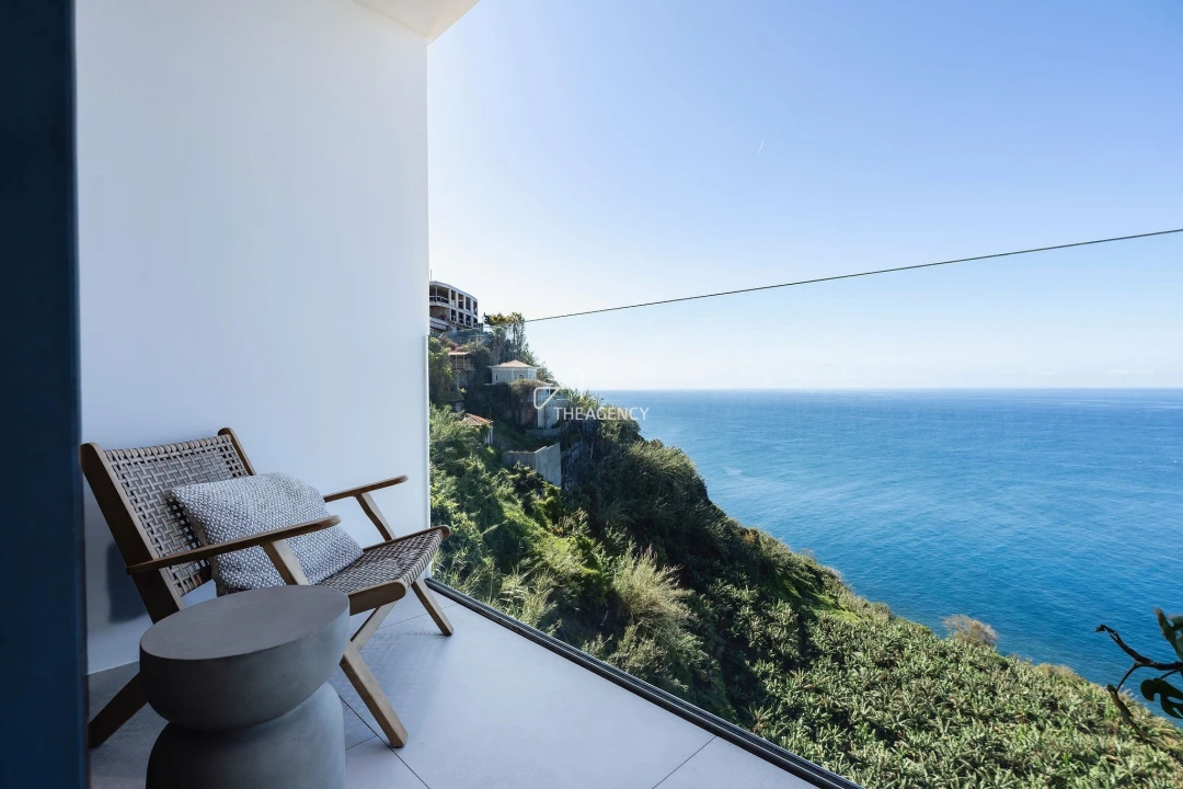 Apartamento T4 para Venda em Arco da Calheta Foto 36