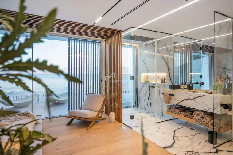 Apartamento T4 para Venda em Arco da Calheta Foto 16