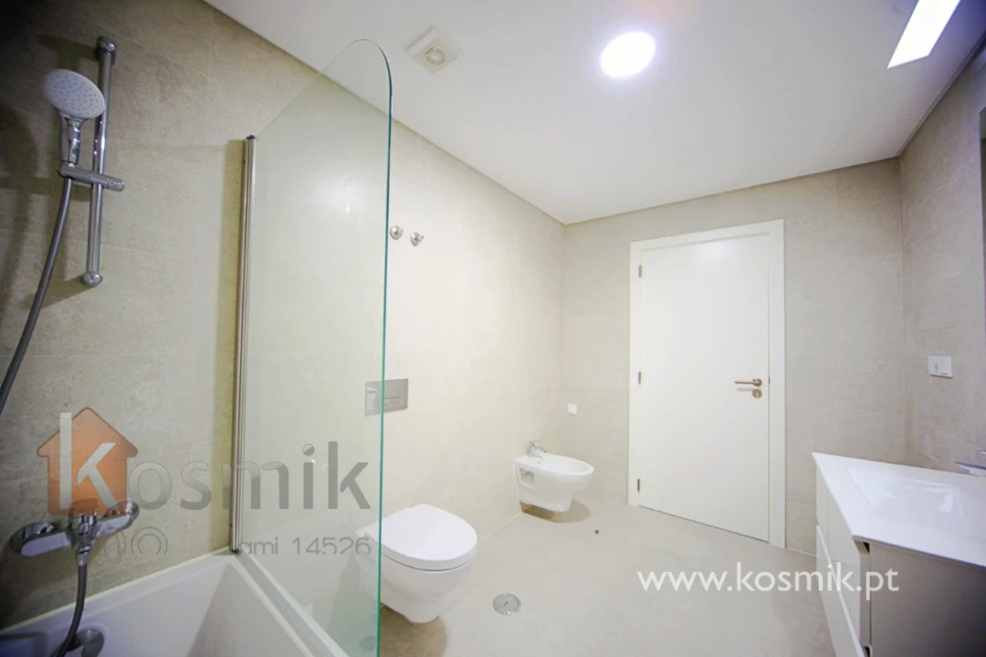 Apartamento T5 para Venda em Póvoa de Santo Adrião e Olival Basto Foto 17