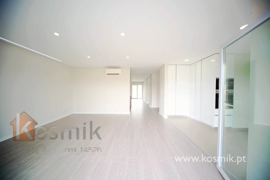 Apartamento T5 para Venda em Póvoa de Santo Adrião e Olival Basto Foto 22