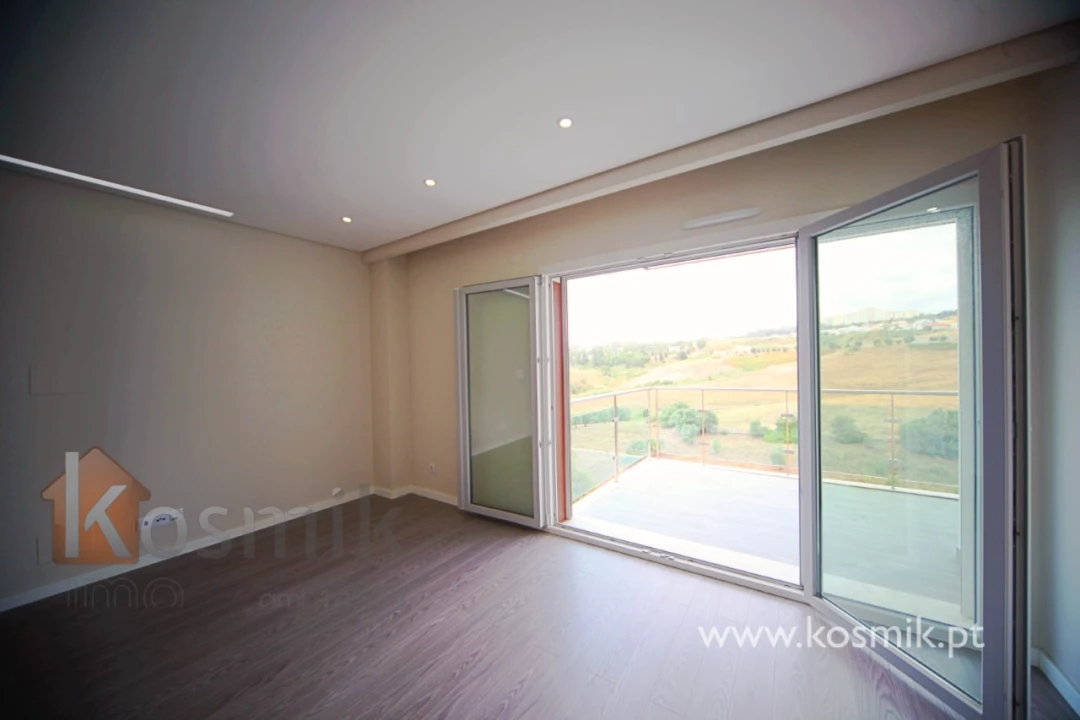 Apartamento T5 para Venda em Póvoa de Santo Adrião e Olival Basto Foto 28