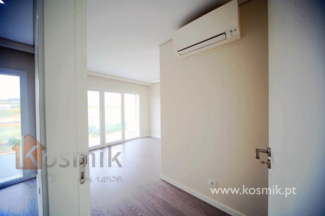 Apartamento T5 para Venda em Póvoa de Santo Adrião e Olival Basto Foto 41