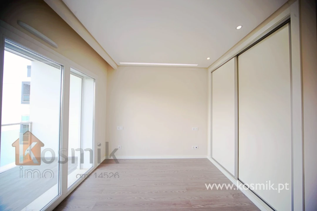 Apartamento T5 para Venda em Póvoa de Santo Adrião e Olival Basto Foto 42