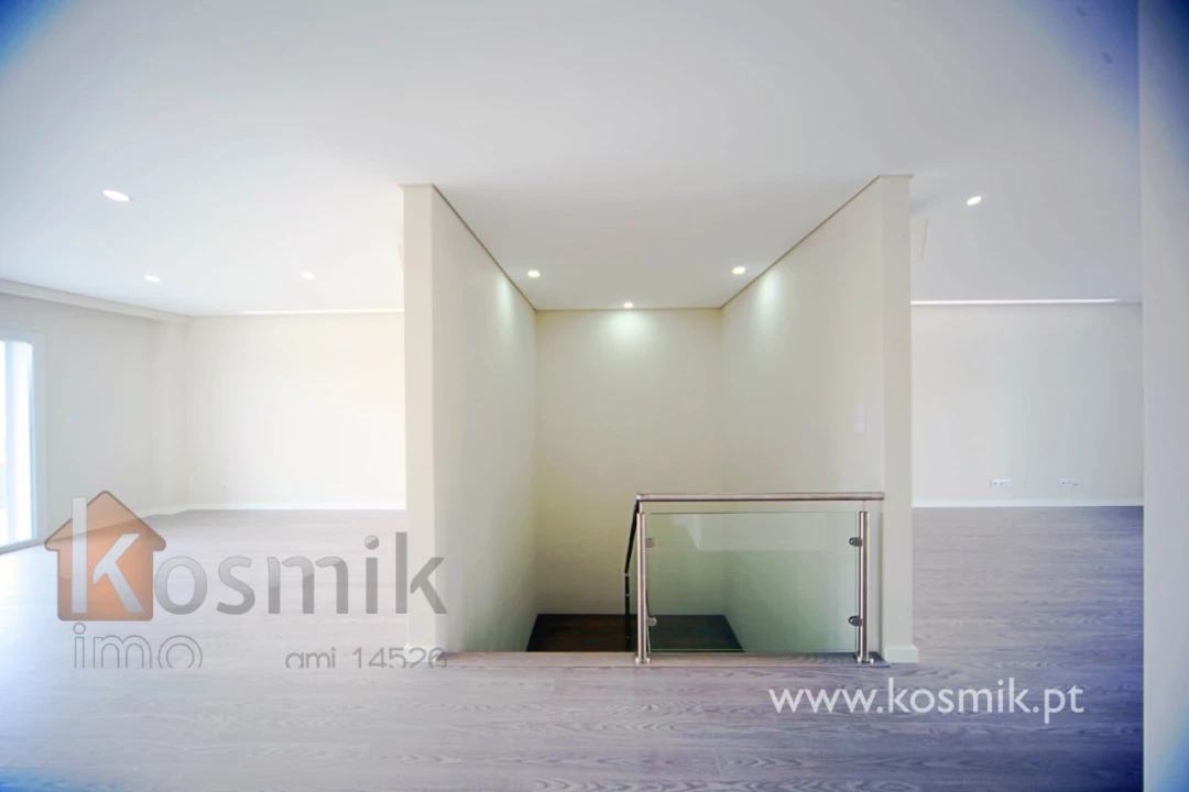 Apartamento T5 para Venda em Póvoa de Santo Adrião e Olival Basto Foto 47