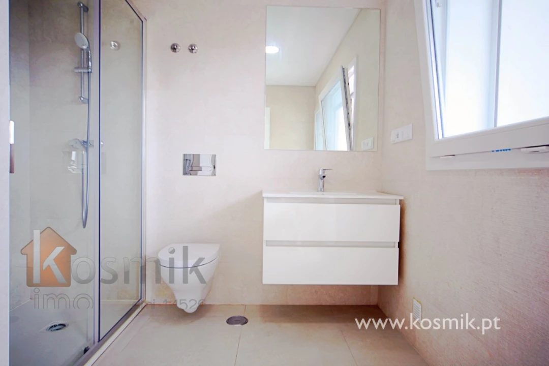 Apartamento T5 para Venda em Póvoa de Santo Adrião e Olival Basto Foto 59