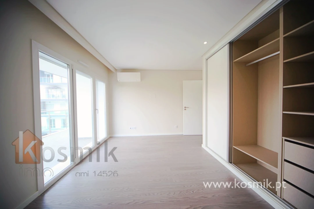 Apartamento T5 para Venda em Póvoa de Santo Adrião e Olival Basto Foto 67