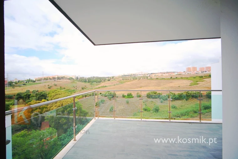 Apartamento T5 para Venda em Póvoa de Santo Adrião e Olival Basto Foto 4