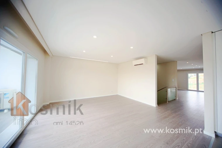 Apartamento T5 para Venda em Póvoa de Santo Adrião e Olival Basto Foto 21