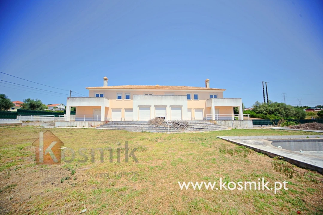 Moradia T8 para Venda em Bucelas Foto 1