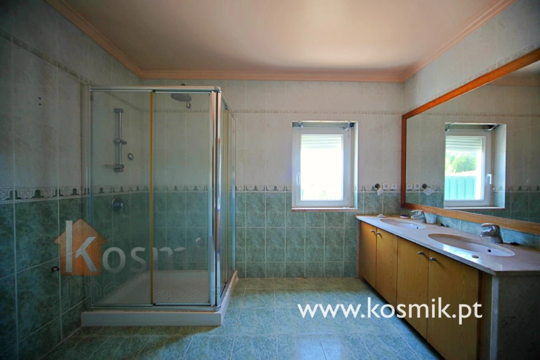 Moradia T8 para Venda em Bucelas Foto 11