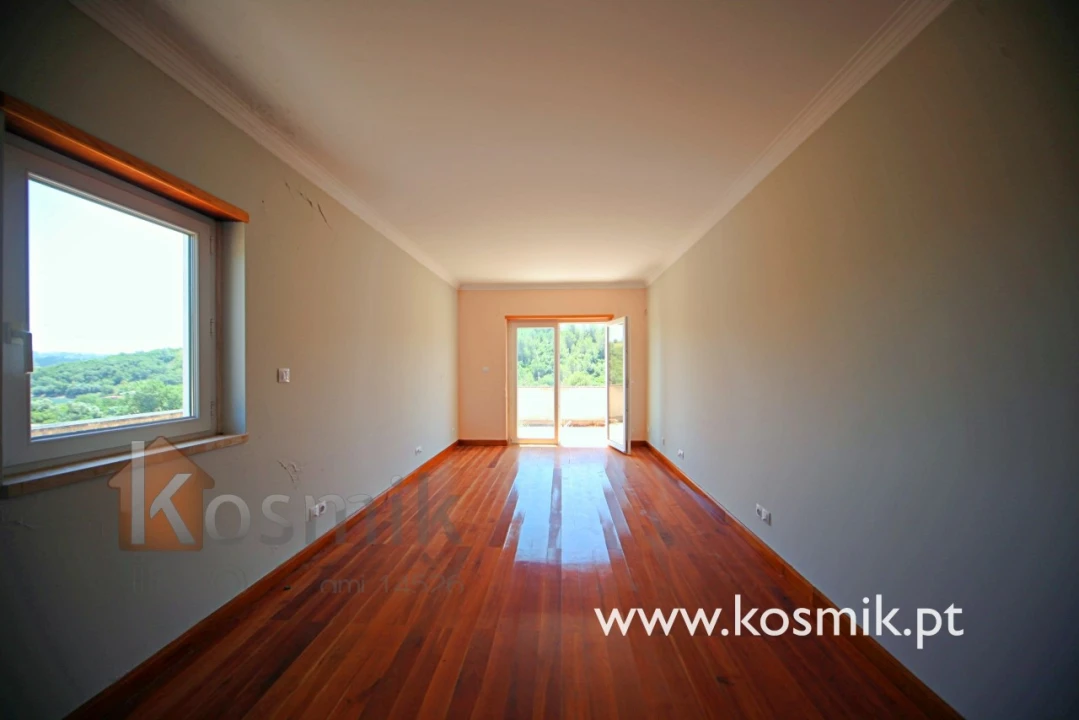 Moradia T8 para Venda em Bucelas Foto 16