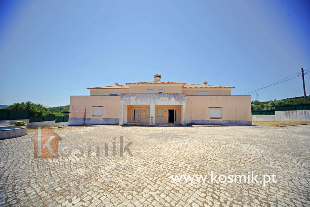 Moradia T8 para Venda em Bucelas Foto 30