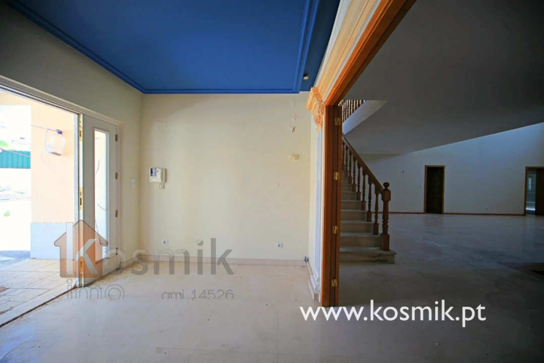 Moradia T8 para Venda em Bucelas Foto 46