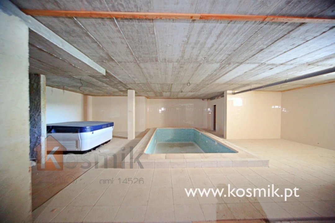 Moradia T8 para Venda em Bucelas Foto 73