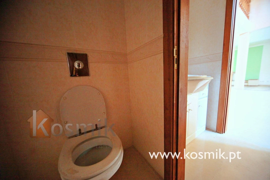 Moradia T8 para Venda em Bucelas Foto 91