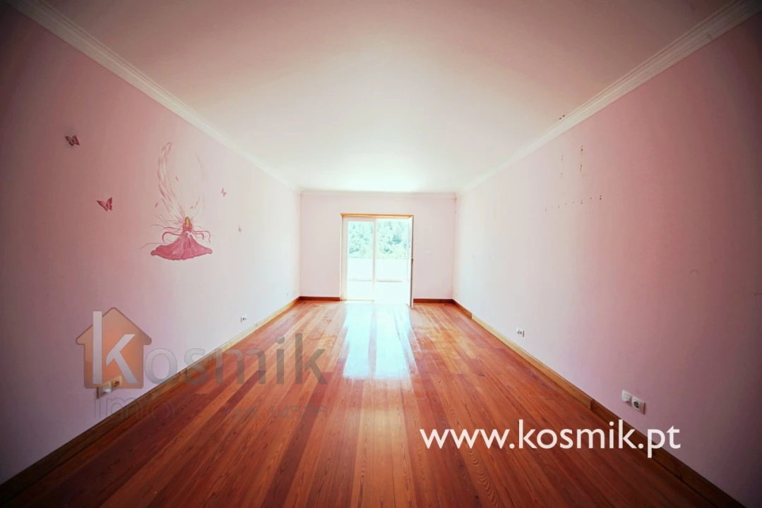 Moradia T8 para Venda em Bucelas Foto 98