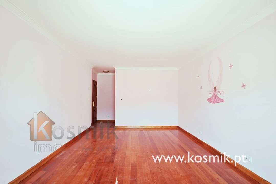 Moradia T8 para Venda em Bucelas Foto 99