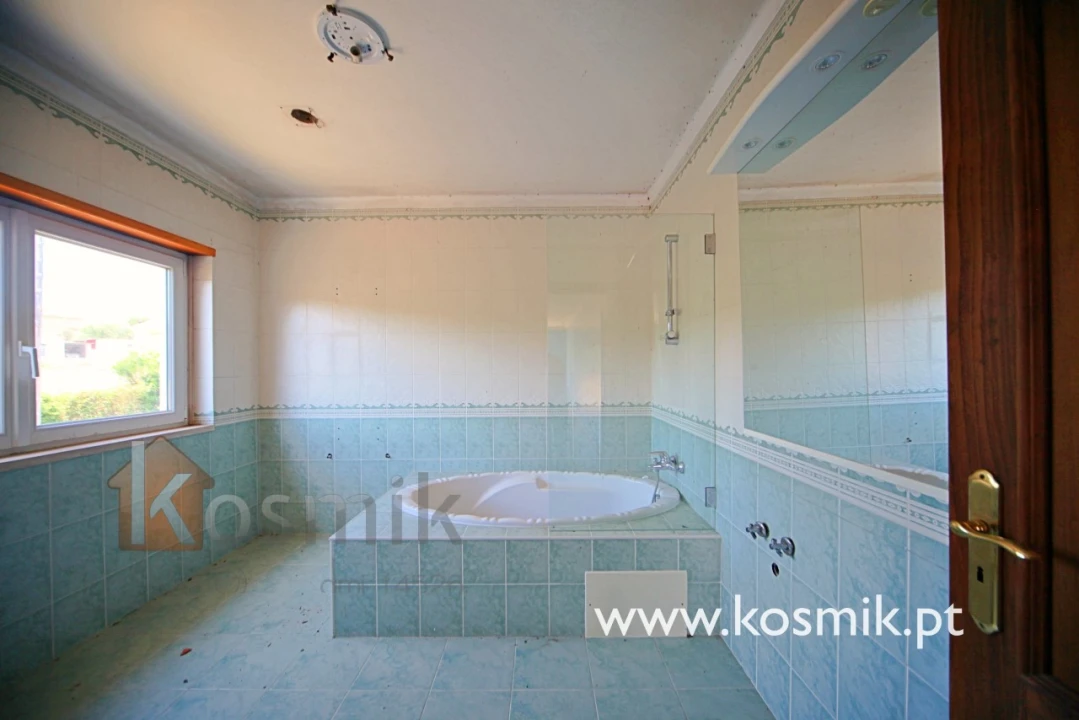Moradia T8 para Venda em Bucelas Foto 105