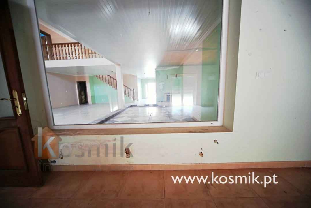 Moradia T8 para Venda em Bucelas Foto 115