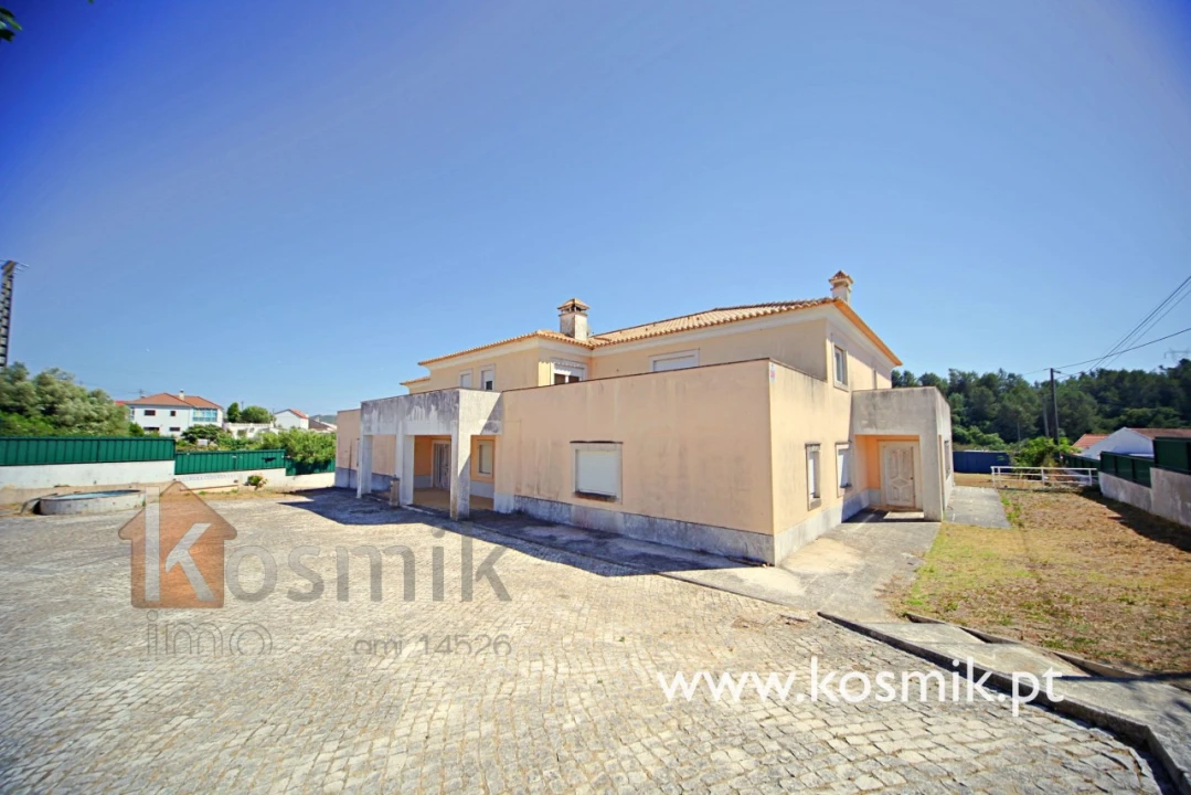 Moradia T8 para Venda em Bucelas Foto 122