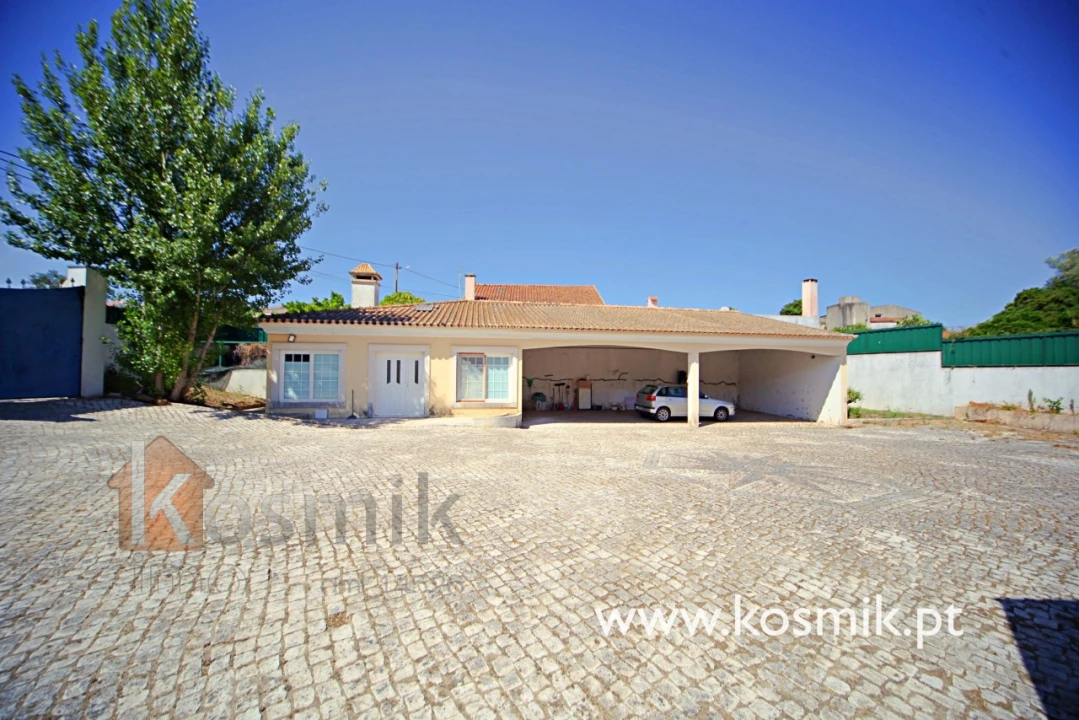 Moradia T8 para Venda em Bucelas Foto 123