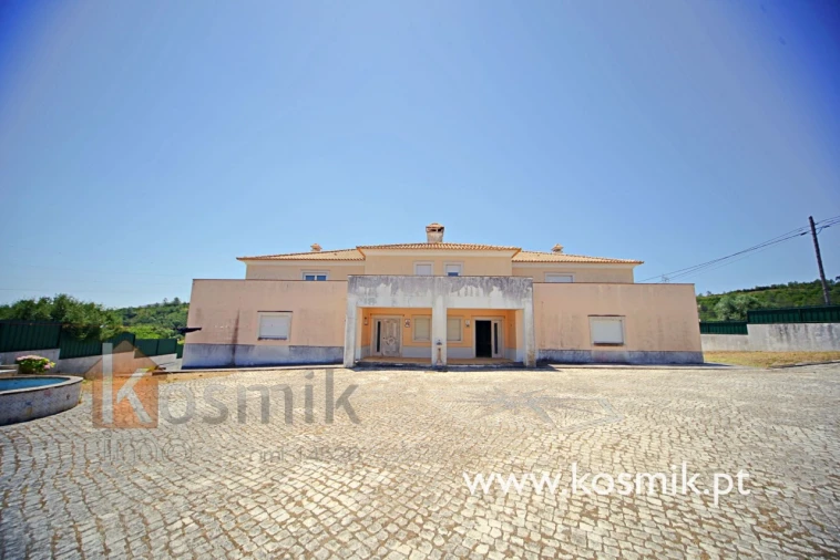 Moradia T8 para Venda em Bucelas Foto 2