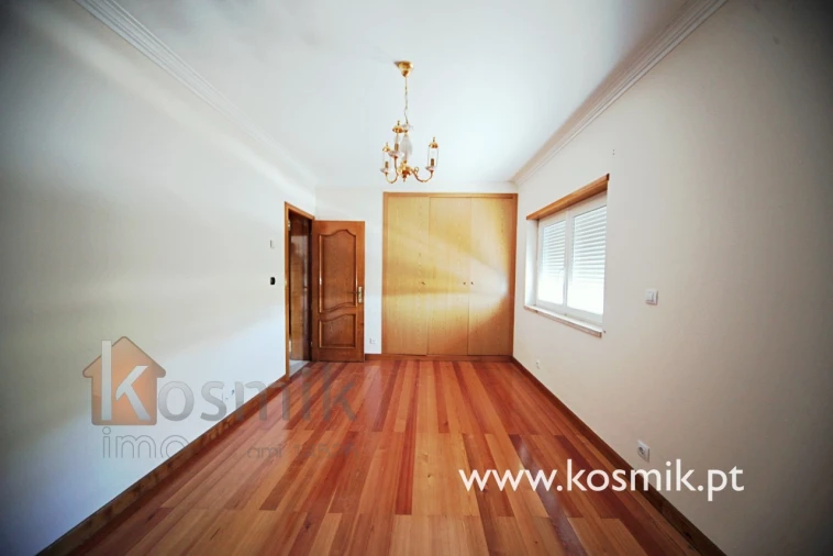 Moradia T8 para Venda em Bucelas Foto 10