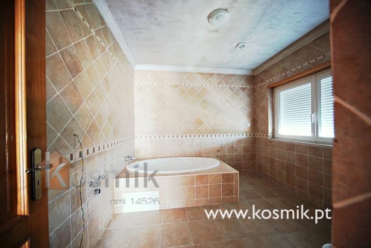 Moradia T8 para Venda em Bucelas Foto 17
