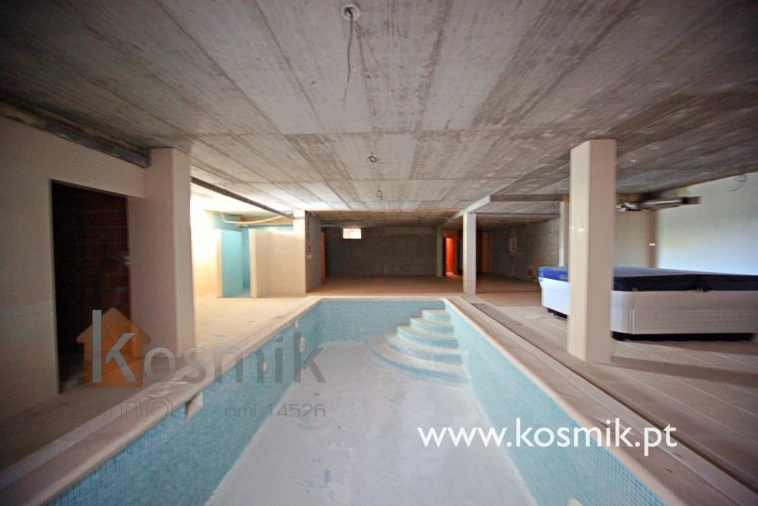 Moradia T8 para Venda em Bucelas Foto 19