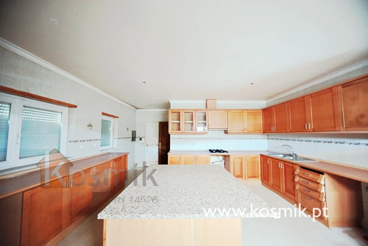 Moradia T8 para Venda em Bucelas Foto 21