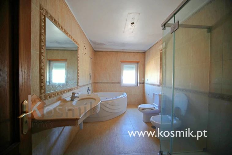 Moradia T8 para Venda em Bucelas Foto 26