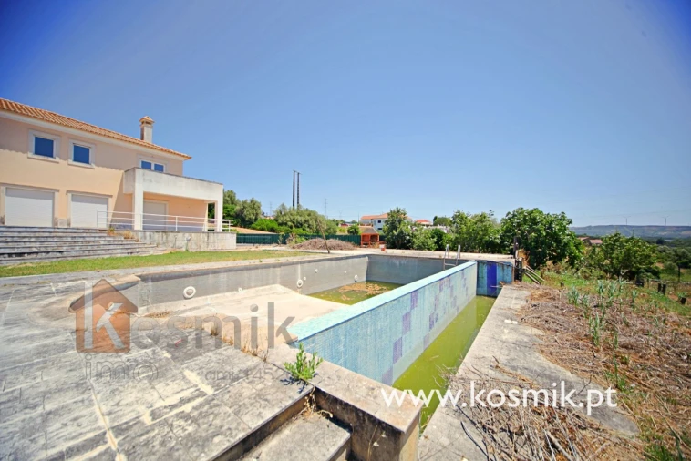 Moradia T8 para Venda em Bucelas Foto 37