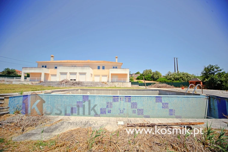 Moradia T8 para Venda em Bucelas Foto 39