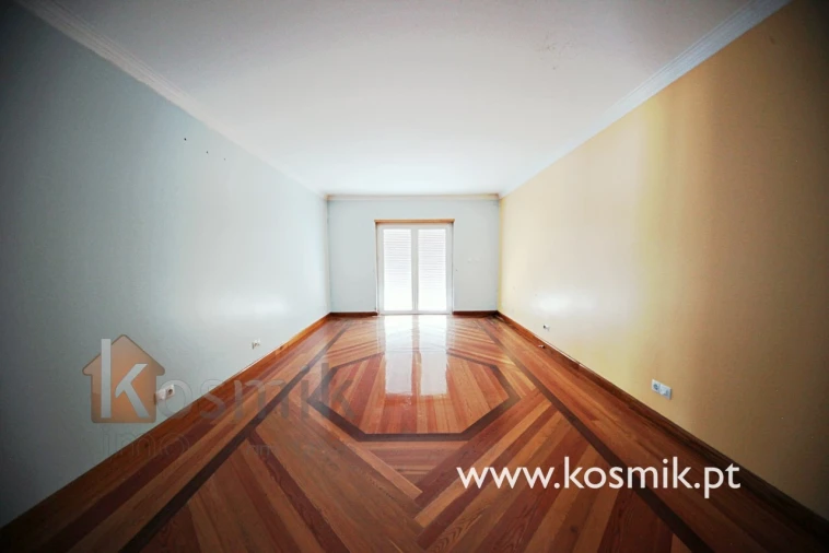 Moradia T8 para Venda em Bucelas Foto 63
