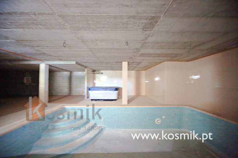 Moradia T8 para Venda em Bucelas Foto 74