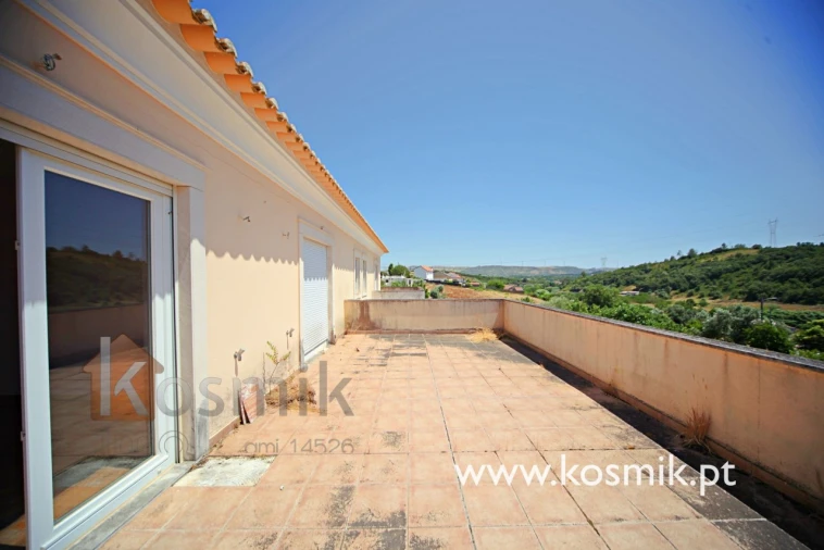 Moradia T8 para Venda em Bucelas Foto 102