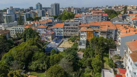Terreno para Venda em Lordelo do Ouro e Massarelos