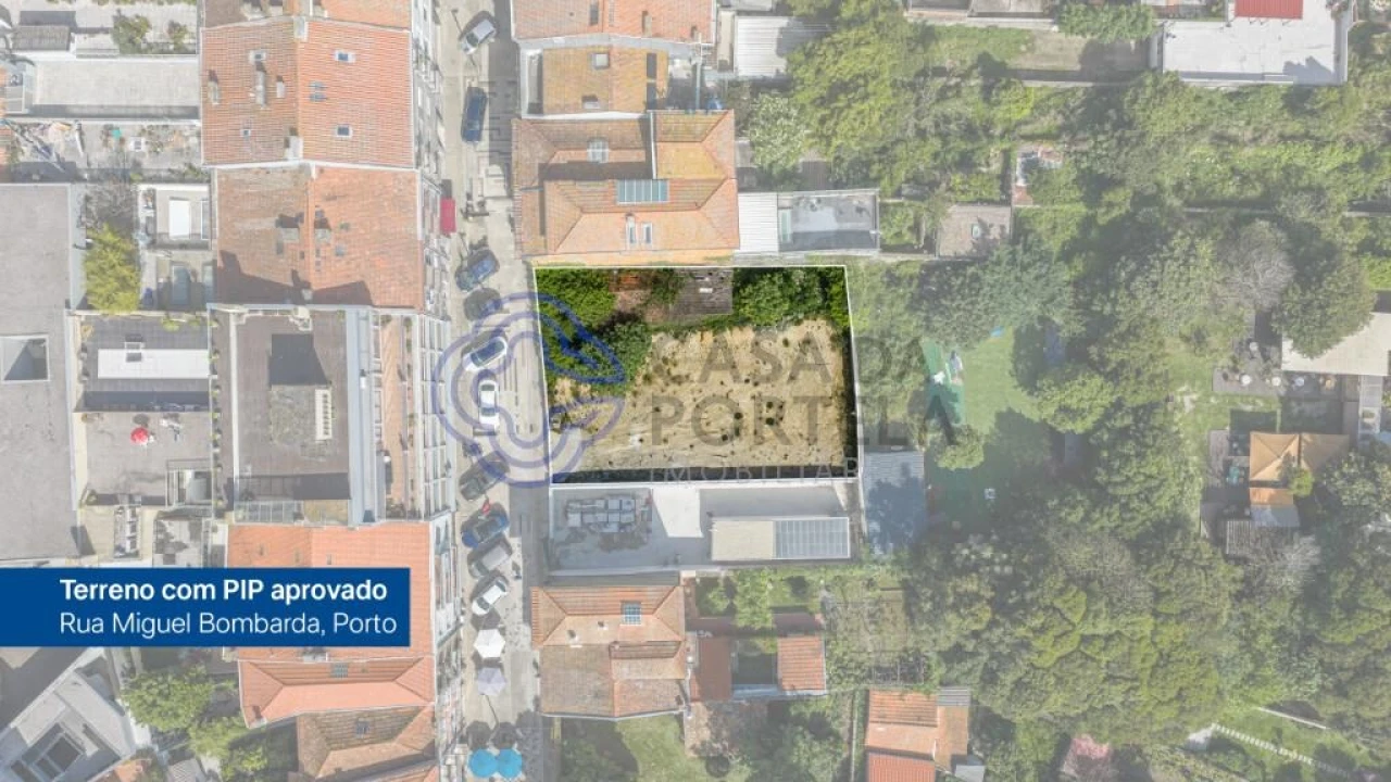 Terreno para Venda em Lordelo do Ouro e Massarelos Foto 1
