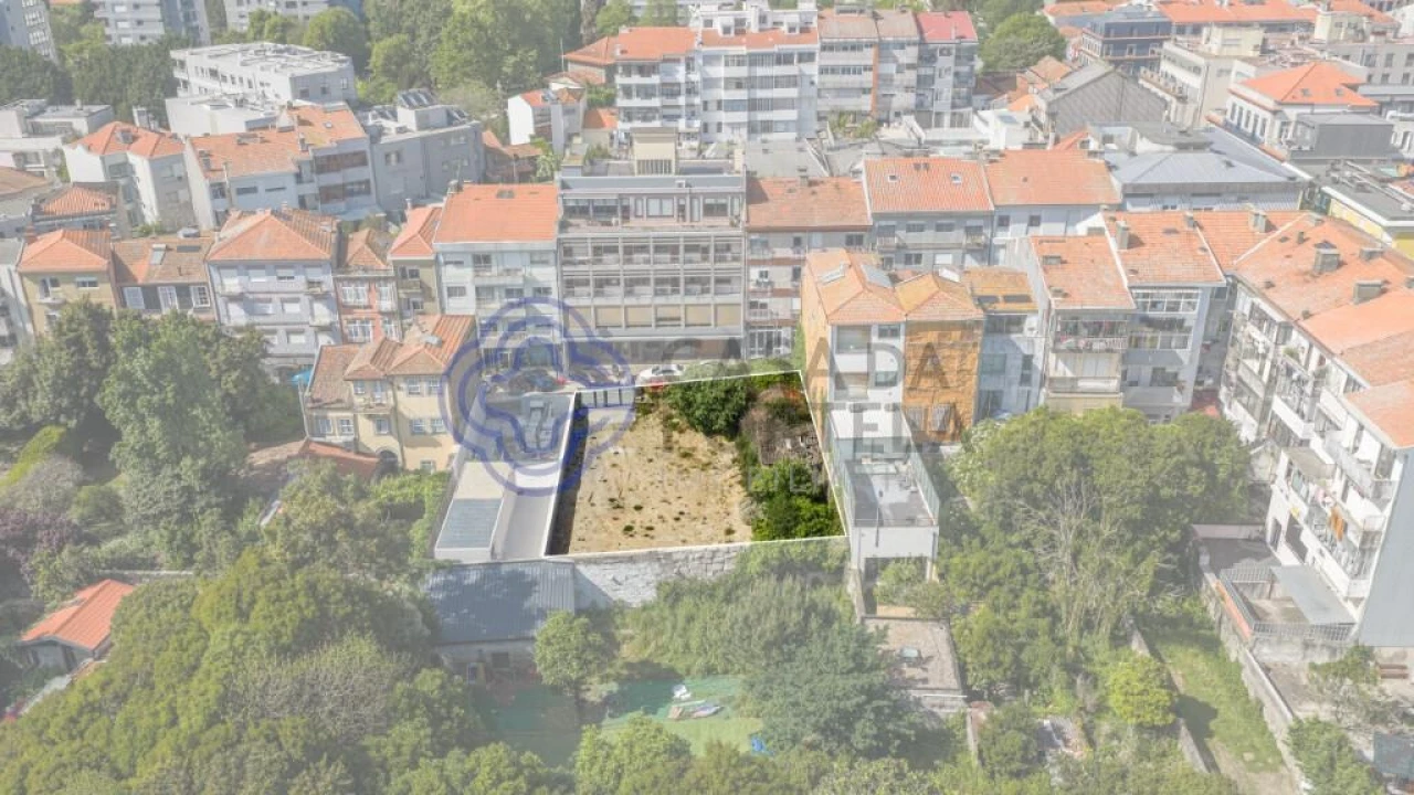 Terreno para Venda em Lordelo do Ouro e Massarelos Foto 4
