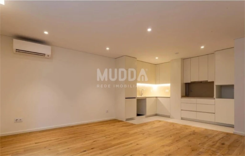 Apartamento T1 para Venda em Requeixo, Nossa Senhora de Fátima e Nariz Foto 4