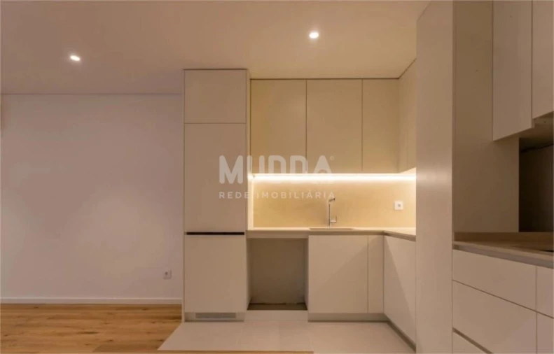 Apartamento T1 para Venda em Requeixo, Nossa Senhora de Fátima e Nariz Foto 2
