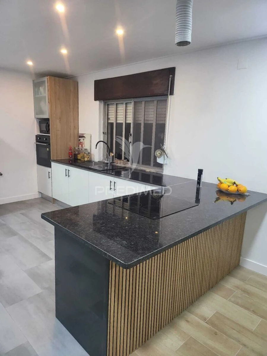 Moradia T4 para Venda em Alhos Vedros Foto 6