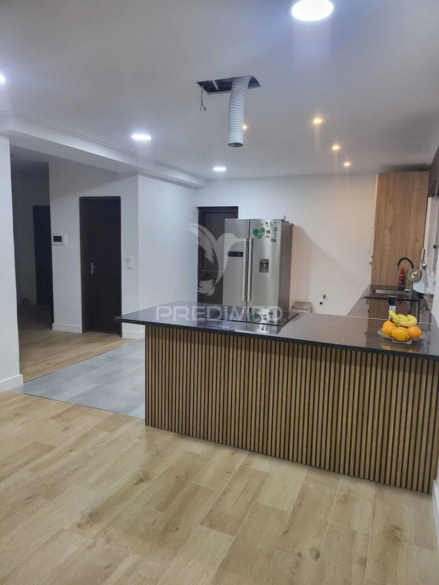 Moradia T4 para Venda em Alhos Vedros Foto 7