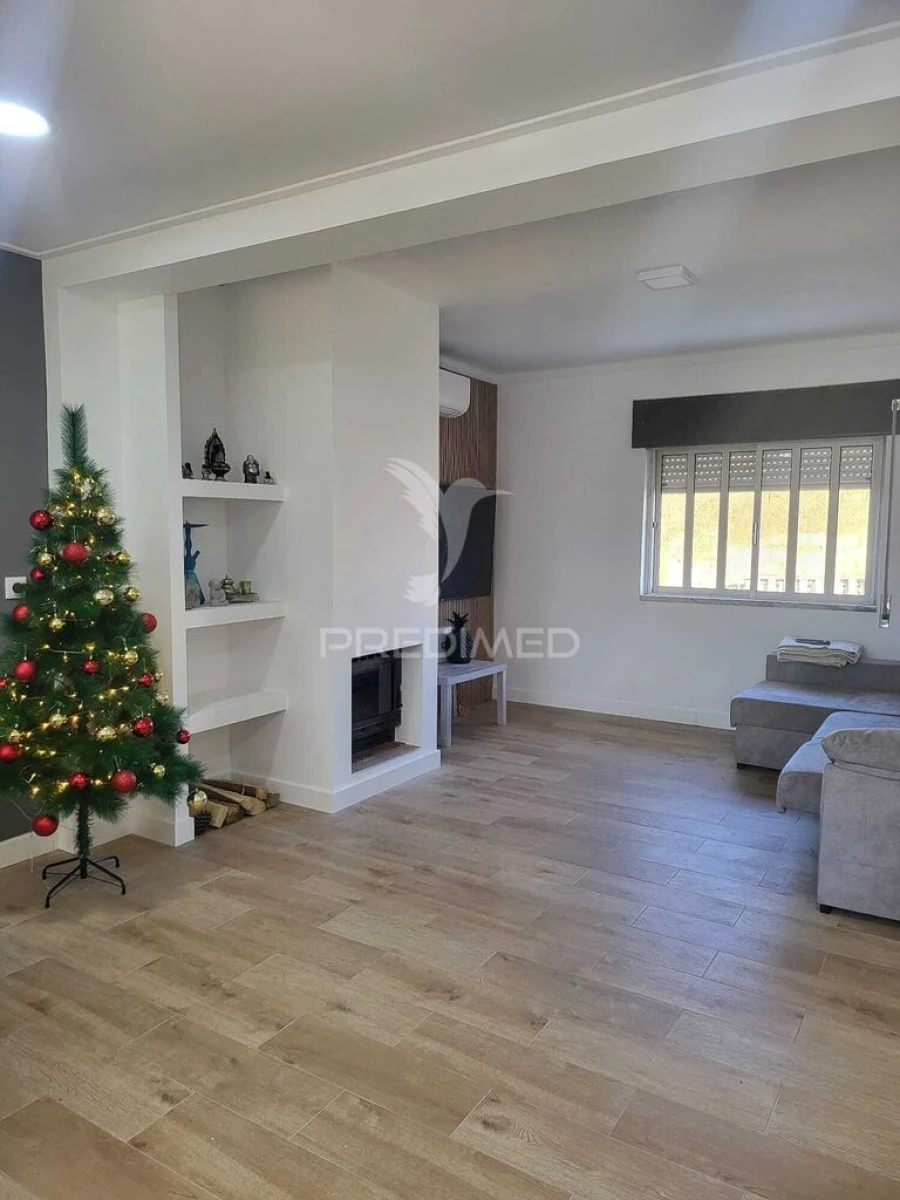 Moradia T4 para Venda em Alhos Vedros Foto 8