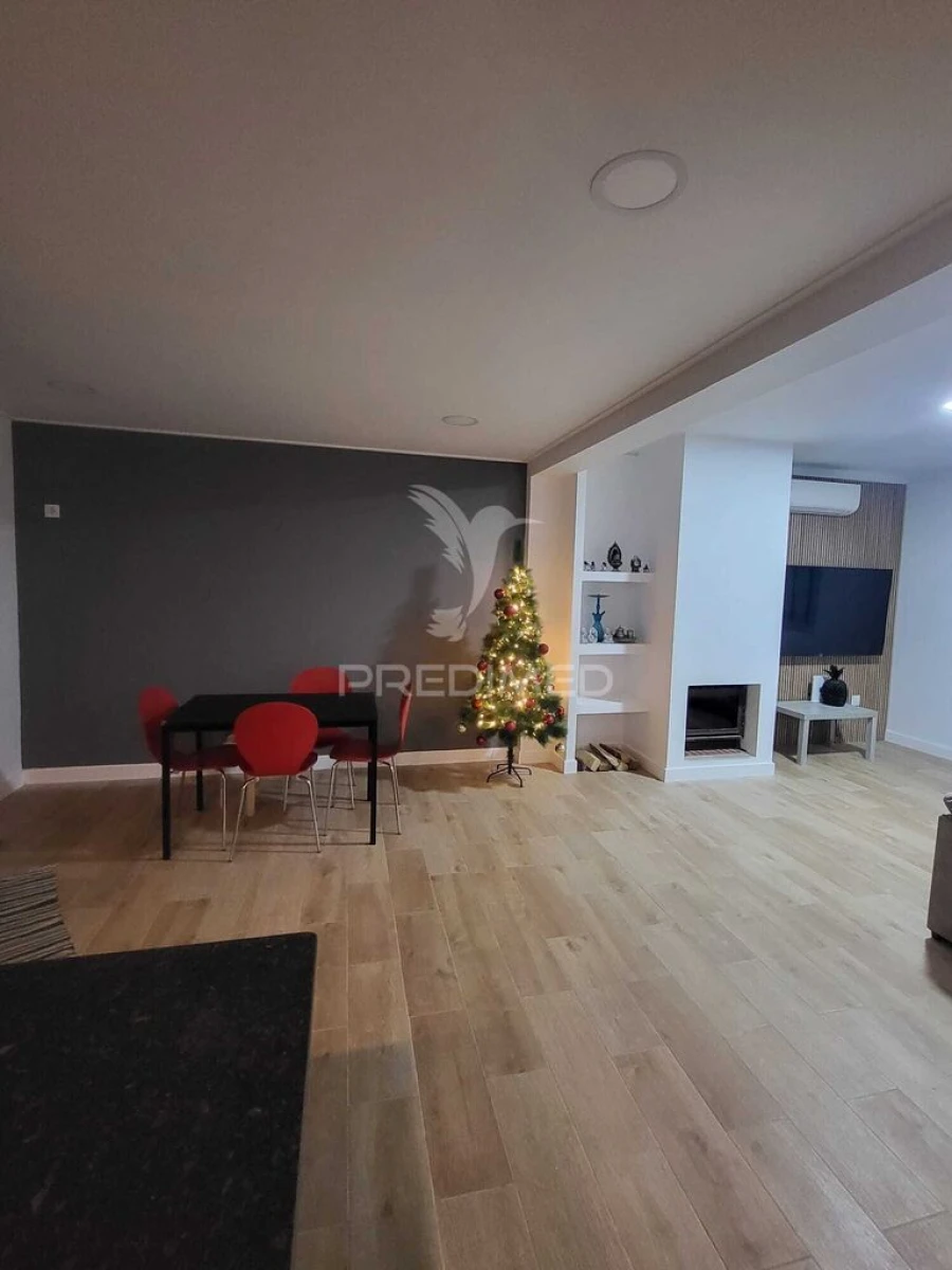 Moradia T4 para Venda em Alhos Vedros Foto 10