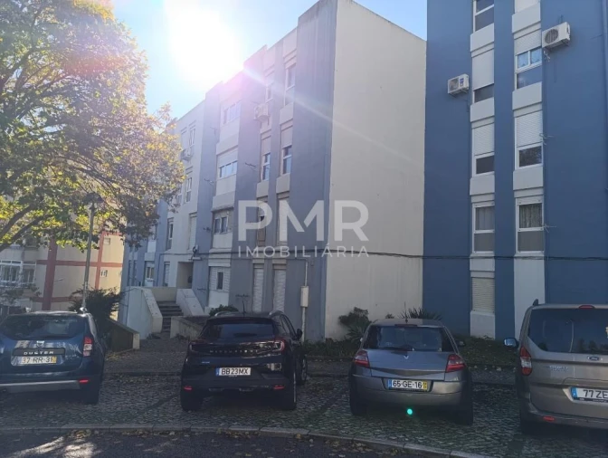 Armazém para Venda em Odivelas Foto 2