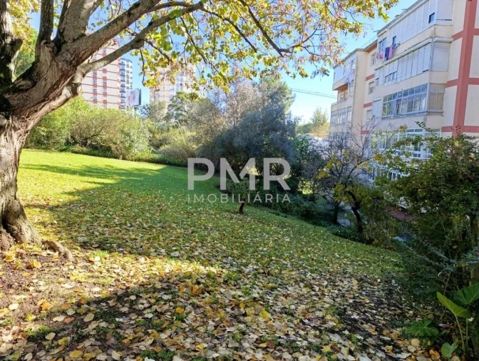 Armazém para Venda em Odivelas Foto 3