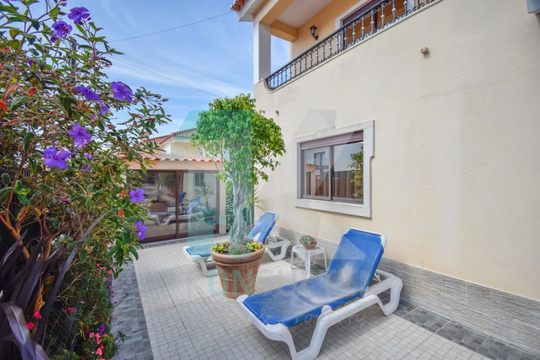 Moradia T5 para Venda em Carvoeira Foto 5