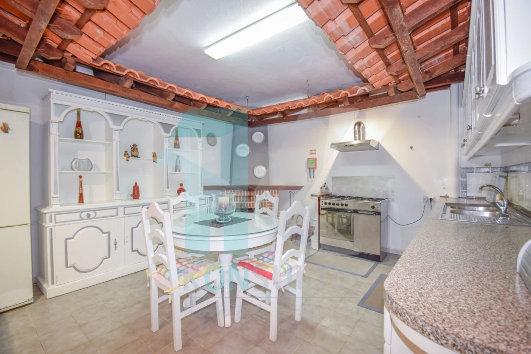 Moradia T5 para Venda em Carvoeira Foto 33