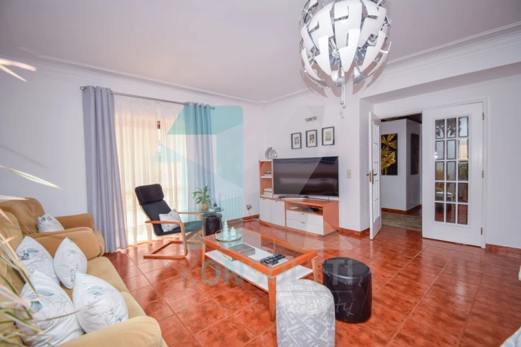 Moradia T5 para Venda em Carvoeira Foto 11